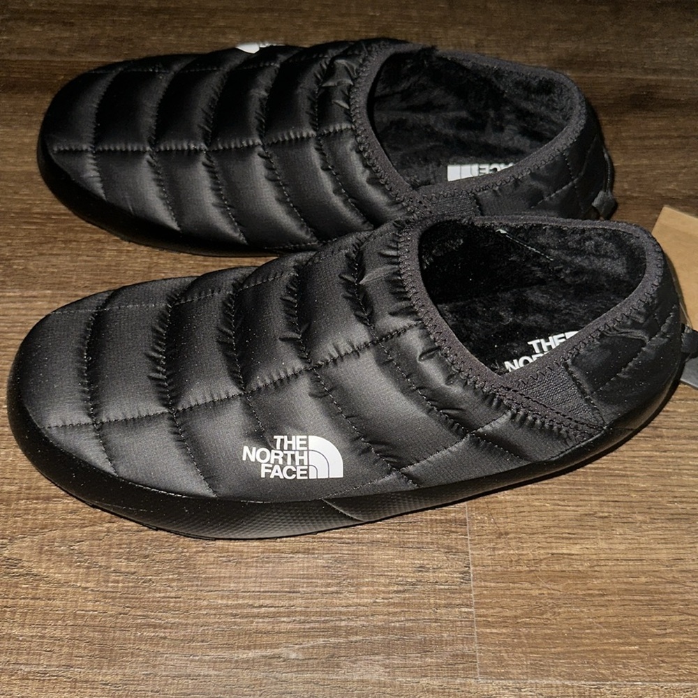 NEW with Tags Women’s THERMOBALL™ Traction Mules V - Picture 2 of 3